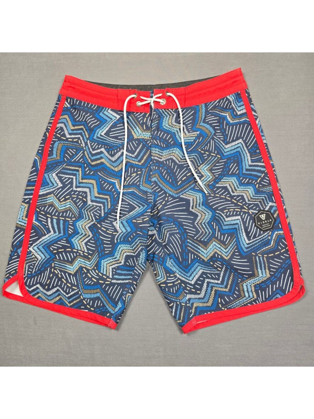 Vissla Mens Size 29 Zigzag Swim Shorts Boardshorts Rear Pocket